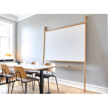 Nordic Stand – designer egetræsstativ med whiteboard, H: 220 cm x B: 145 cm (112 cm x 139 cm)