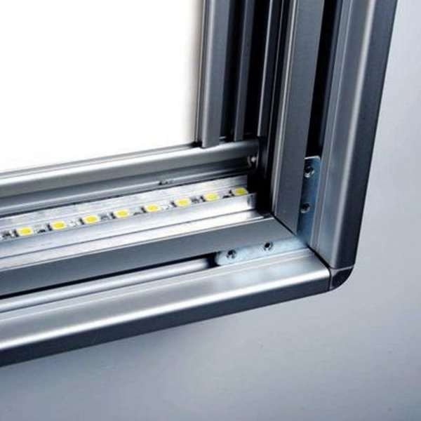 LED Menu Udhængsskab - 4xA4