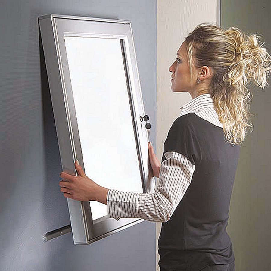 INFOBOX magnetic m/l&aring;s 12xA4